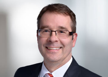 Erik Dommach, Partner - Financial Services